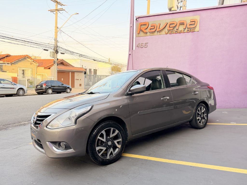 Nissan VERSA