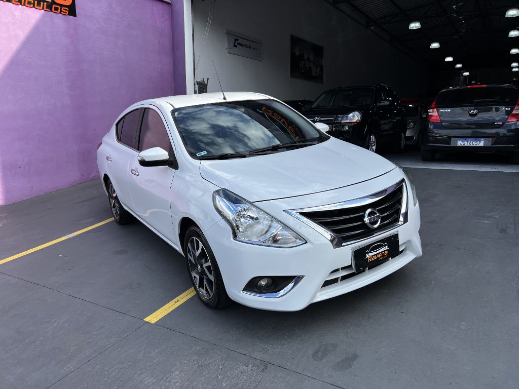 Nissan VERSA UNIQUE 1.6 16V FlexStart 4p Aut.